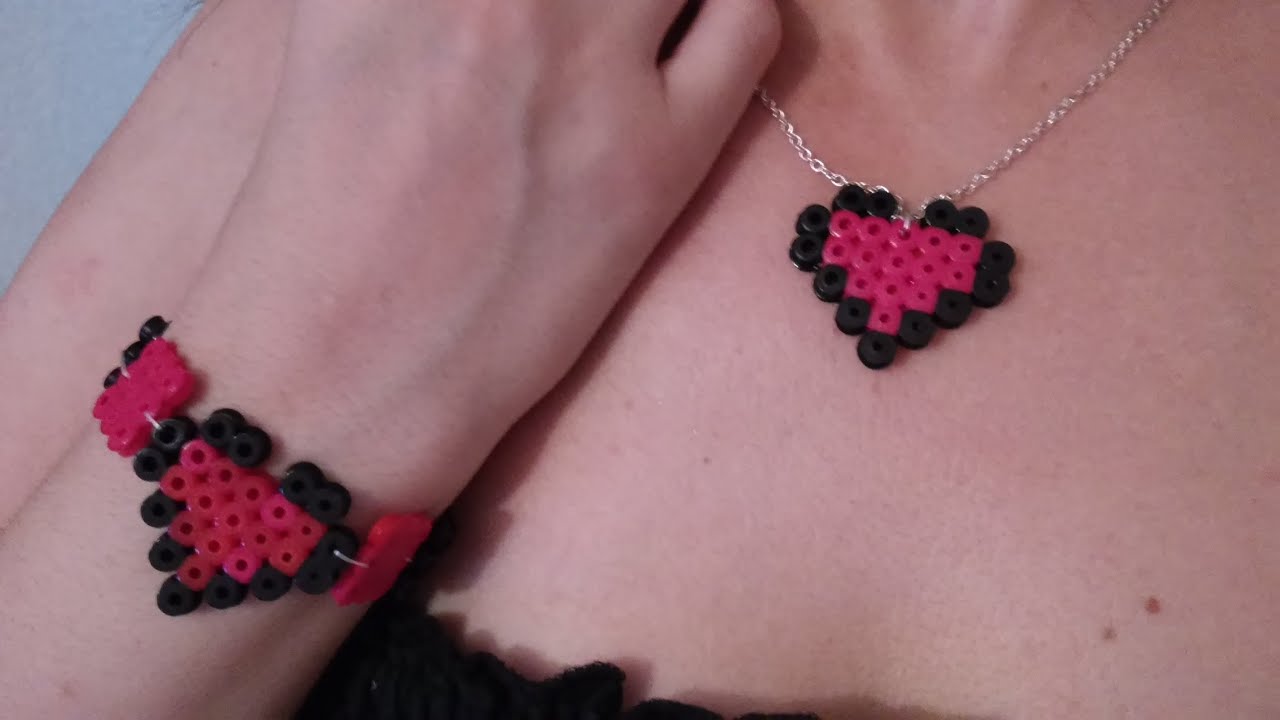 PULSERA Y COLGANTE DE CORAZON HAMA BEADS