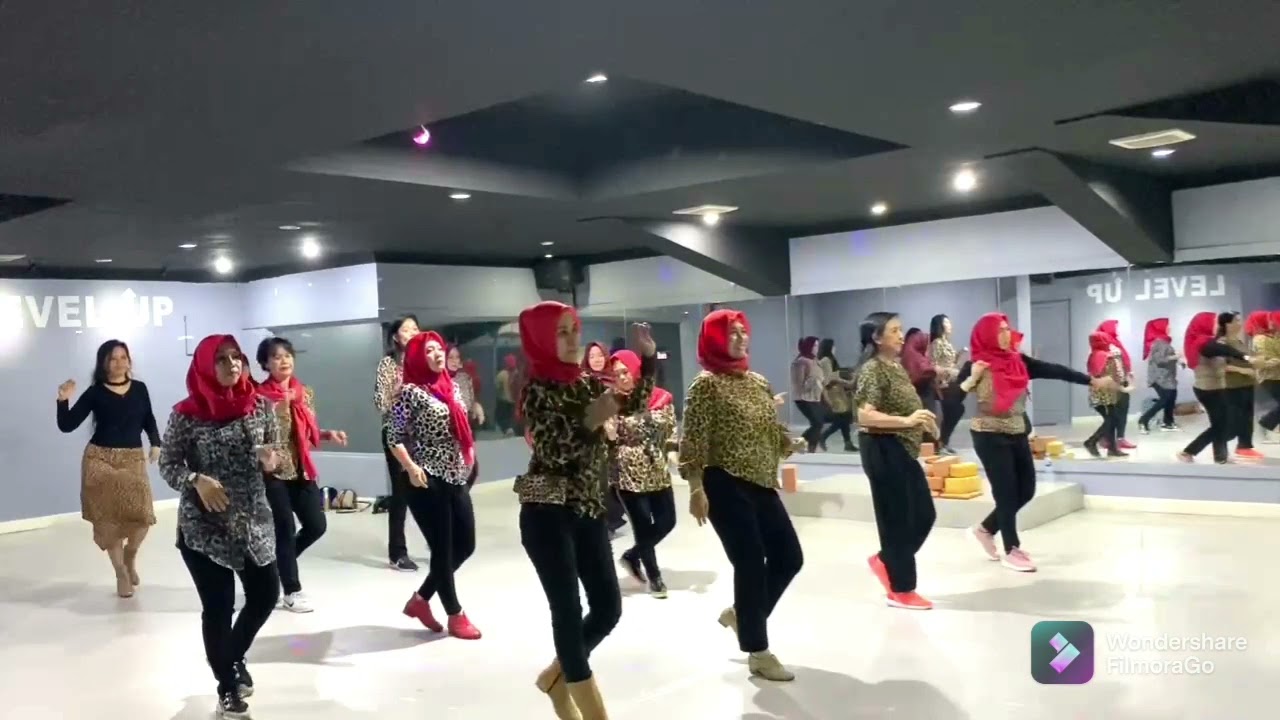 Green Green Grass Linedance || Choreo by ceacilia M fatruan || Demo By Trini & sanggar Zambrut