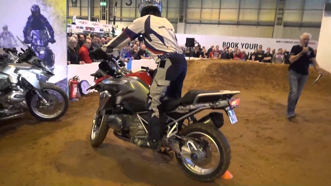 Демонстрация навыков вождения на BMW GS Off Road на Motorcycle Live