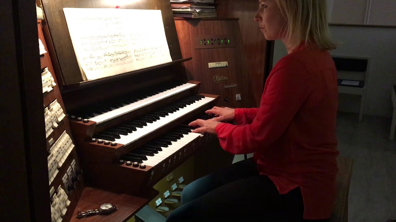 Daniela Timokhine plays Mendelssohn Sonata 3 a major • Petrikirche St Petersburg
