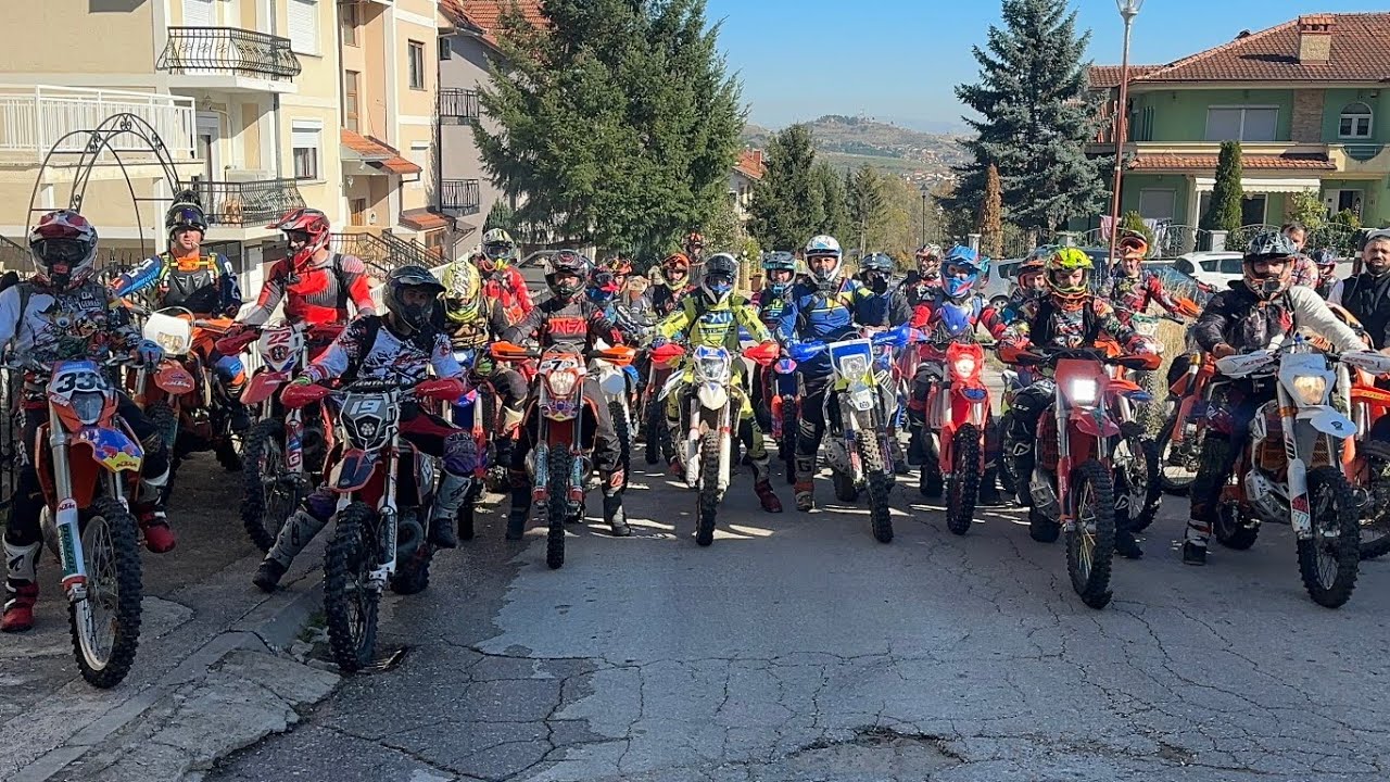 40 DIRT BIKES VS 1 TRAIL [ HARD ENDURO MADNESS ON PELISTER ]