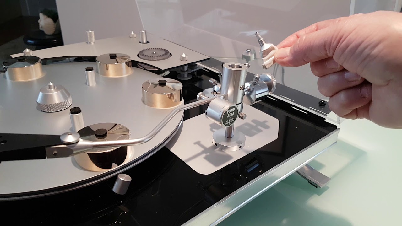 How to access the fluid well on Michell and Transcriptors Fluid Tonearms