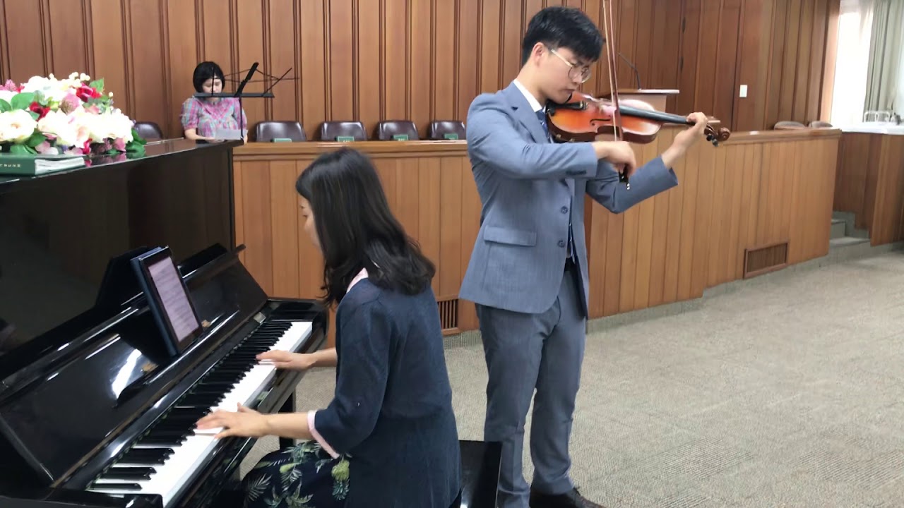 Because He Lives by Sally DeFord, Violin solo