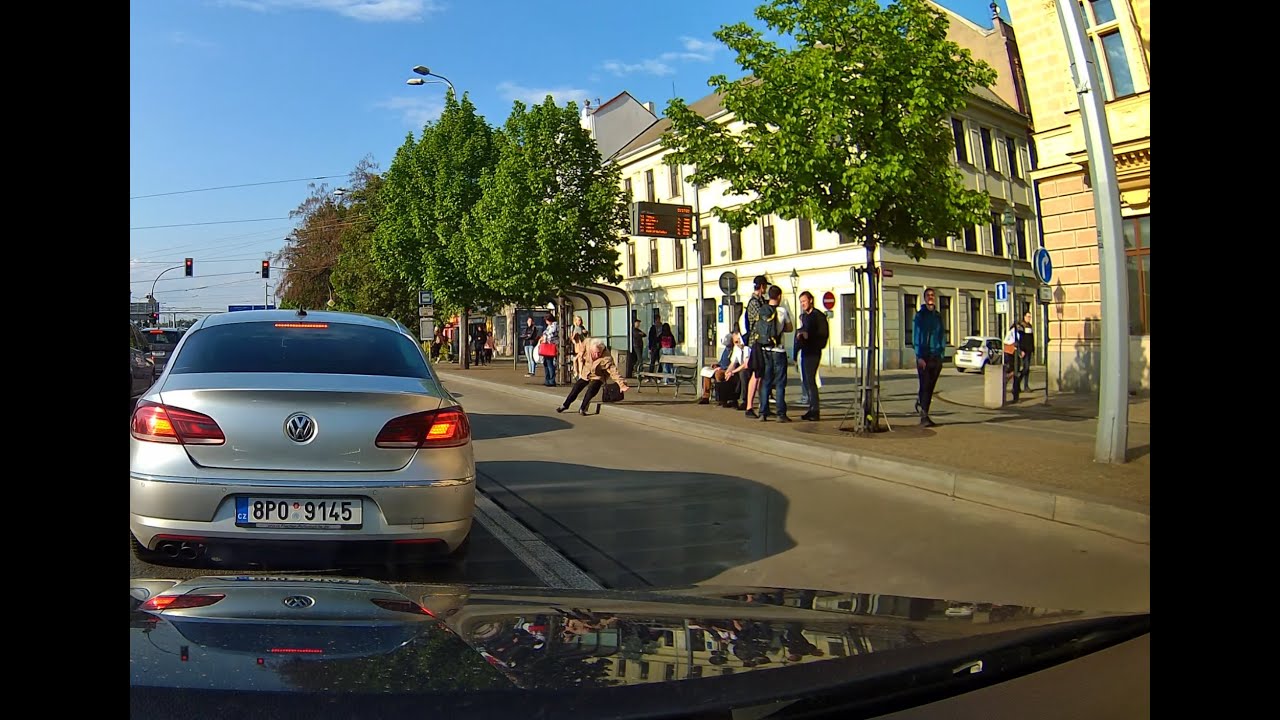 Pád babči, hmyz jménem cyklisté a nebezpečné předjížění kamionů - Mix 292.