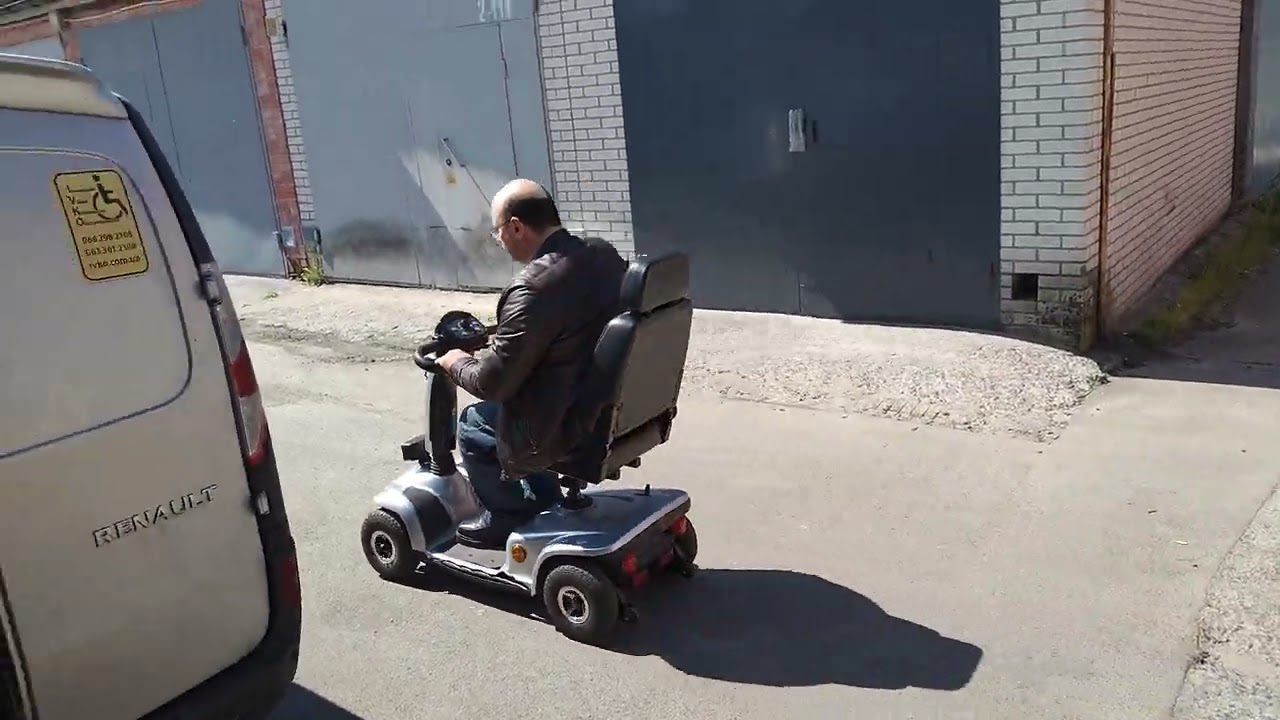 Відремонтовано скутер для людей з інвалідністю Invacare Leo