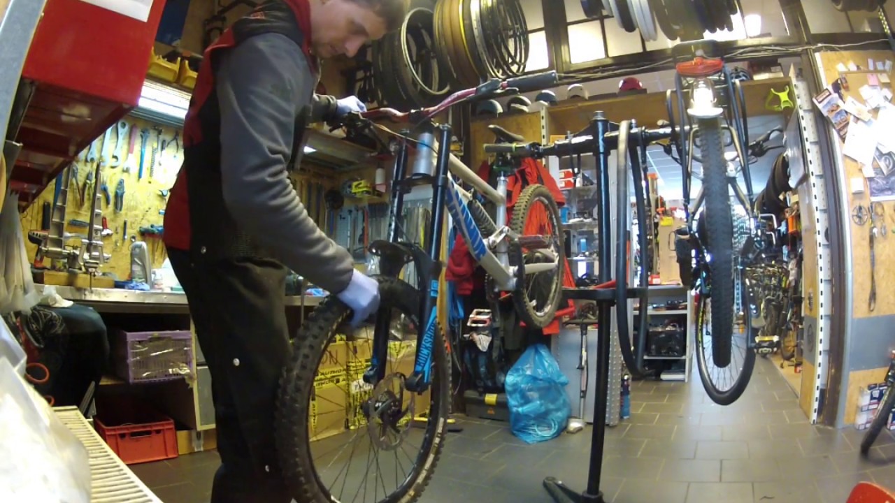 RockShox BoXXer Lower Leg Service