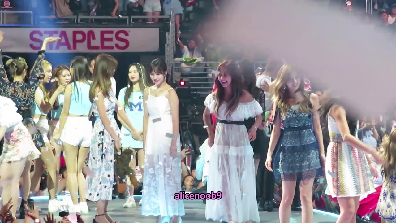 180811 TWICE KCON18LA Ending