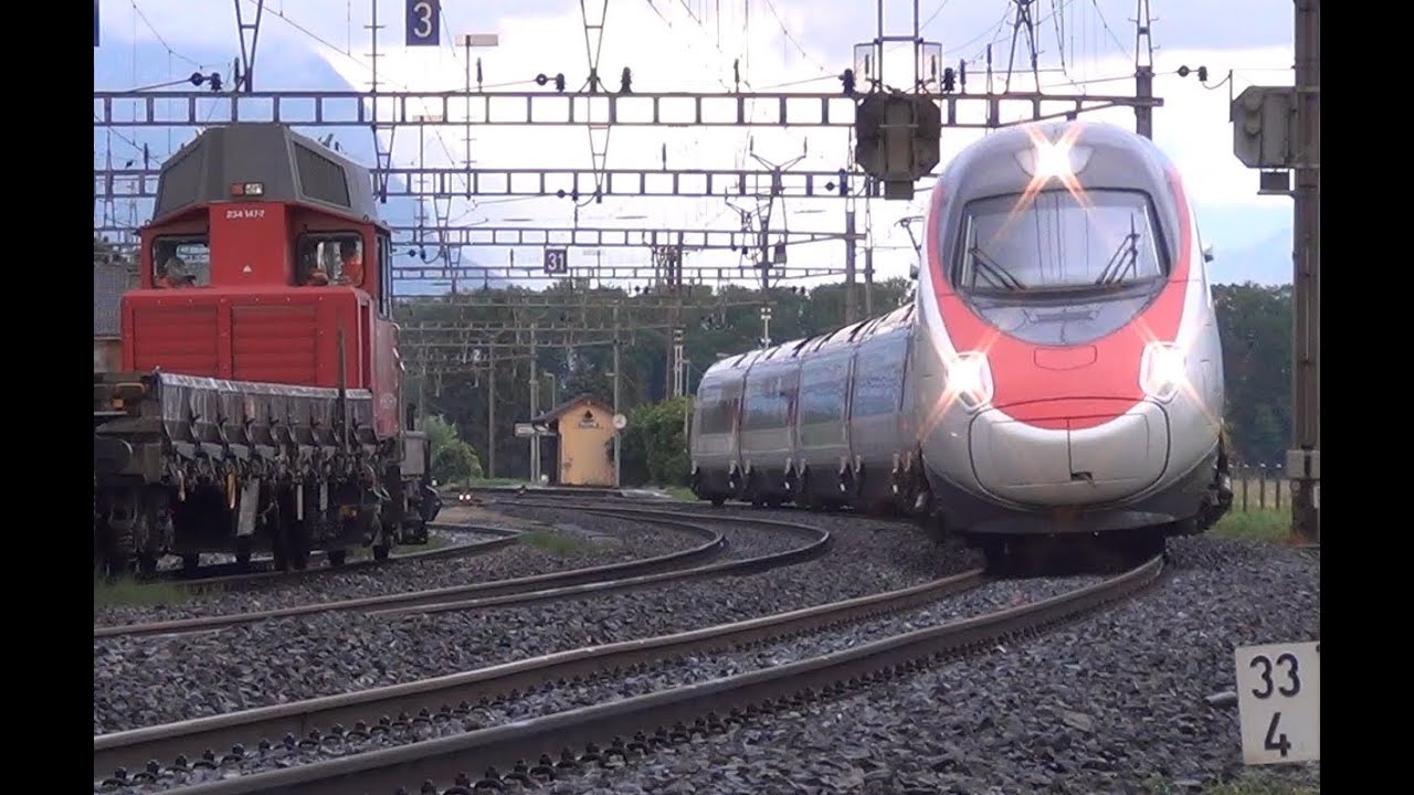 Bahnverkehr in Roche - Zug, trainfart, train