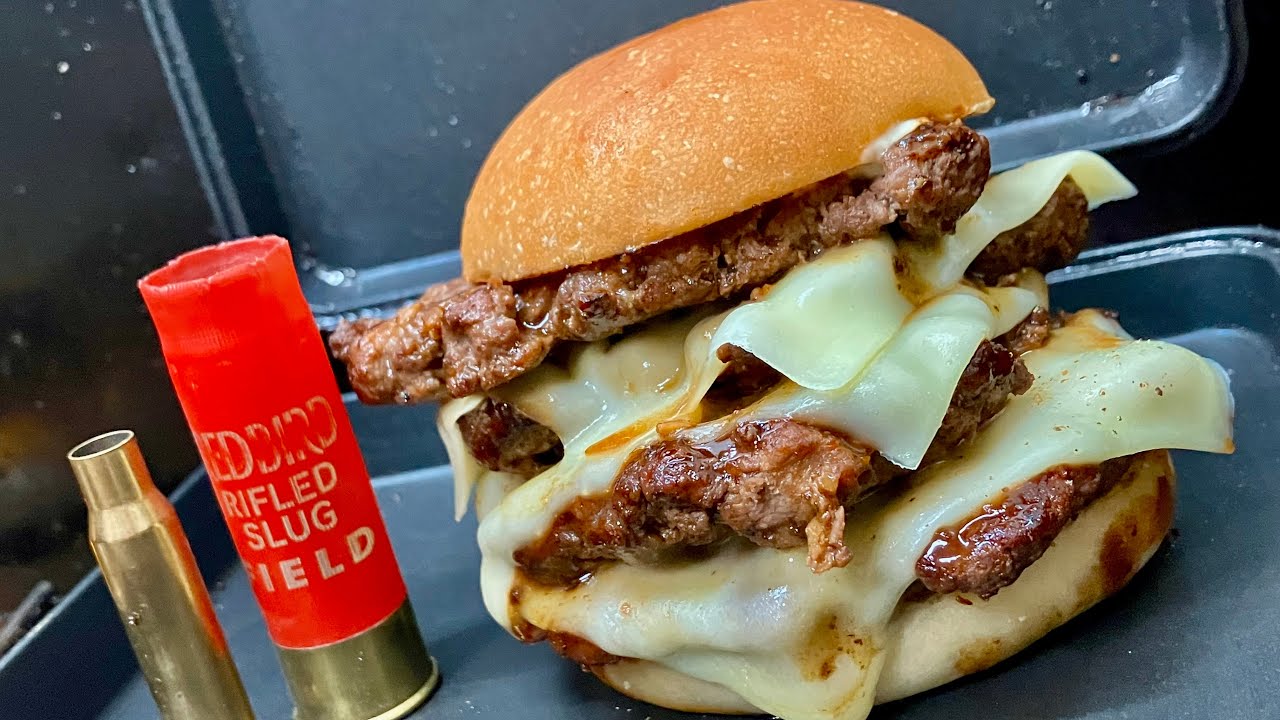 先日、山で撃ってきたイノシシを4段のクアッドチーズバーガーにしてハイボールをキメるだけの動画
