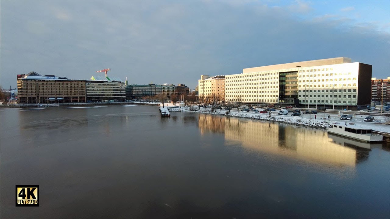 Winter Walk in Helsinki Finland - S&ouml;rn&auml;inen to Market Square via Kruununhaka