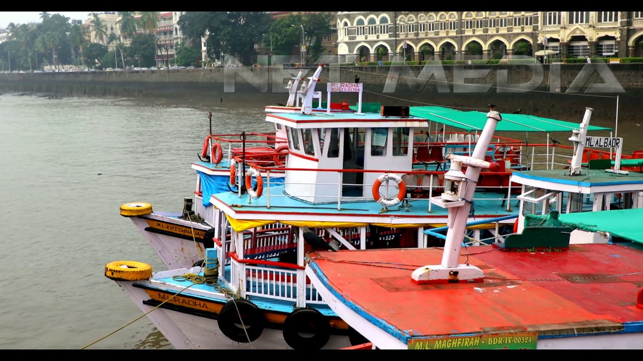 Travel Boats Arabian Sea / Gateway of India Mumbai/Maharashtra