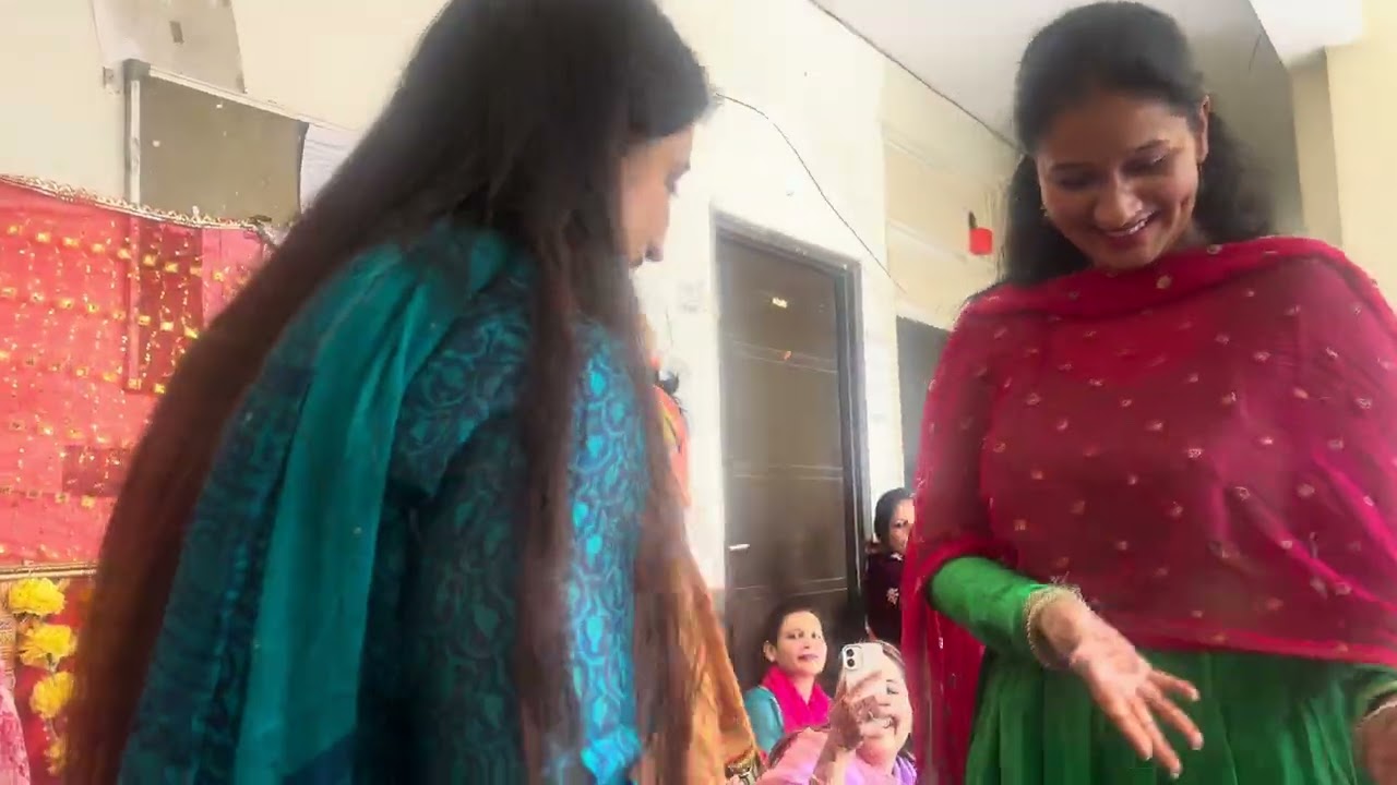 ऊचे पहाड़ों मै बैठी मेरी माँ 💃💐💐