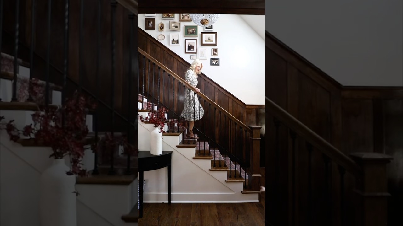 Oak Board and Batten Staircase - southernyankee (Instagram) #staircase #boardandbatten  #diy