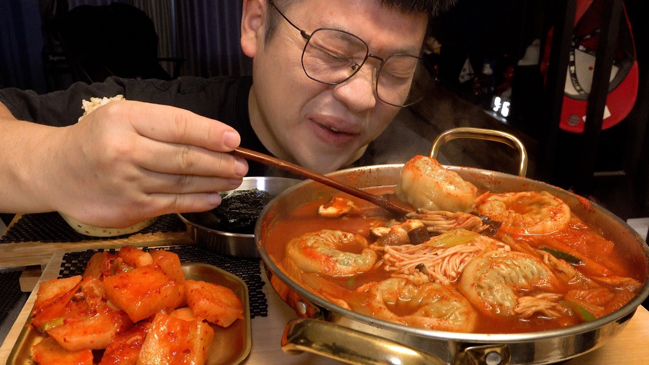먹방창배 만두전골을 보면 난 니가 생각나 바로 석박지 대박 레전드 먹방 Mandu jeongol eatingshow realsound koreanfood Mukbang asmr