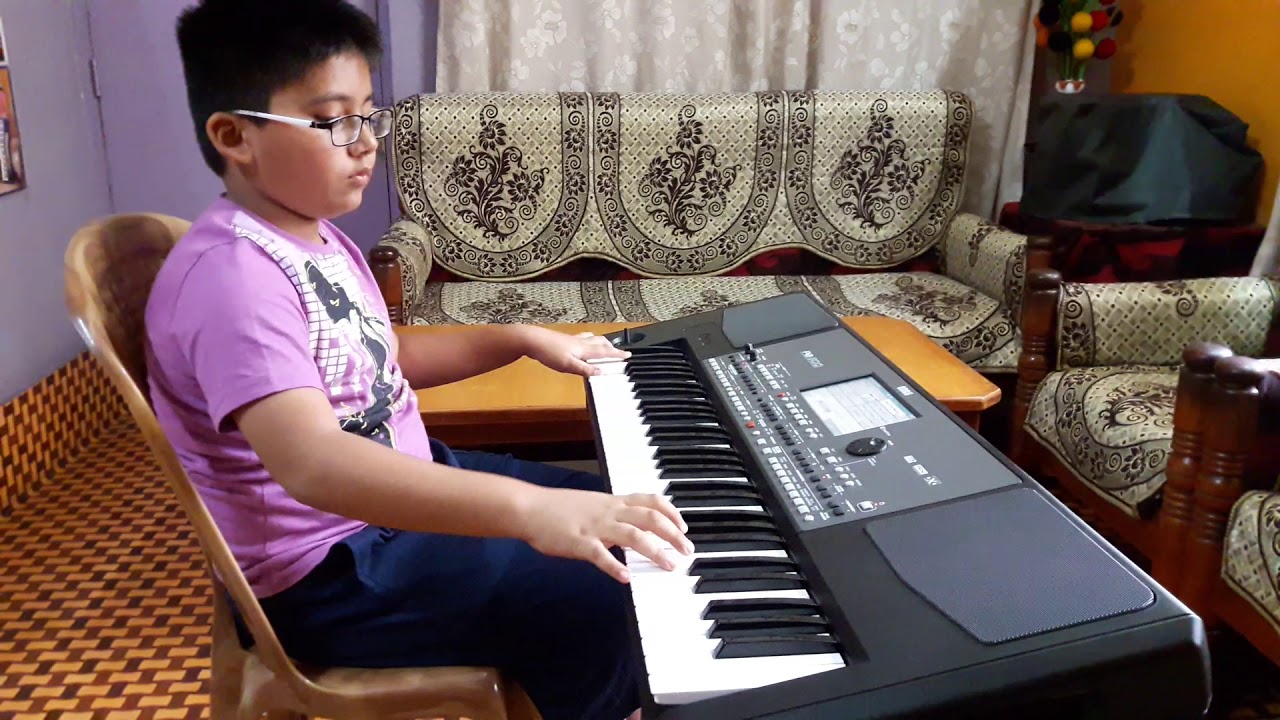 "Jaane Jaan Dhoondhta Phir raha" cover on keyboard by seven years old Samrat Sancheti from Nagpur