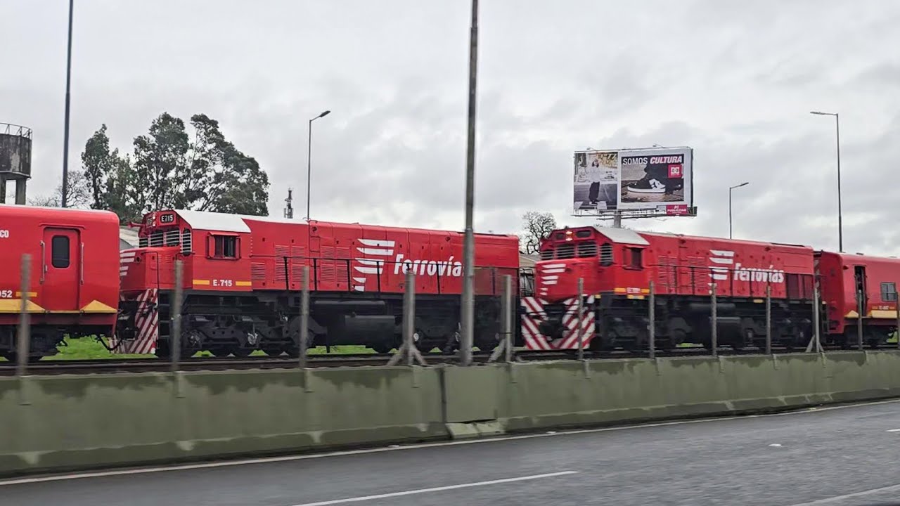CARRERA A TODA VELOCIDAD CON UN TREN DE FERROVÍAS