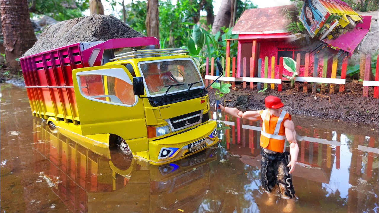 Truk Canter Super Speed Mogok di Sungai Minta di Towing - drama rc truk oleng