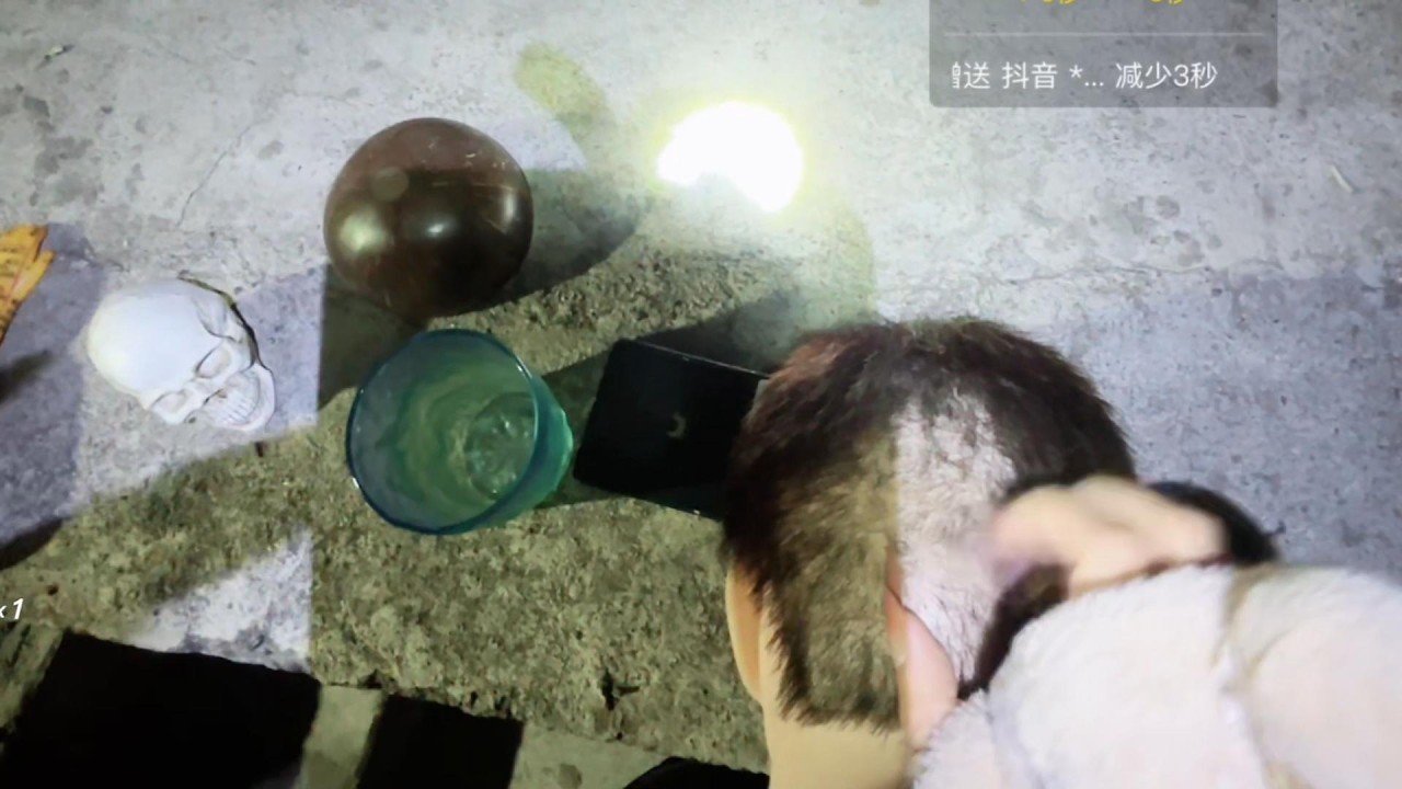 野生妹ASMR 阴森的道具，哄睡女孩胆子很大