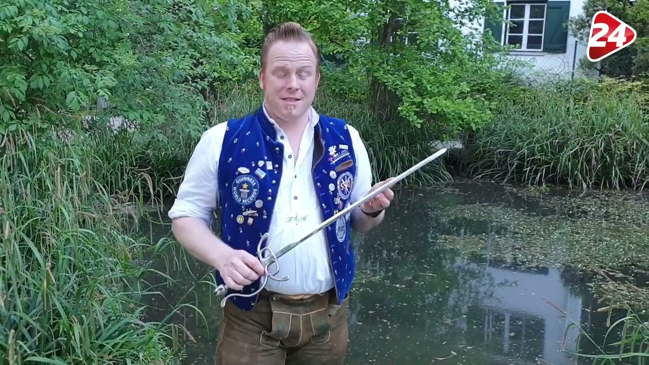 Das ist der Weltrekord Schwertschlucker Franz Huber aus Garching an der Alz