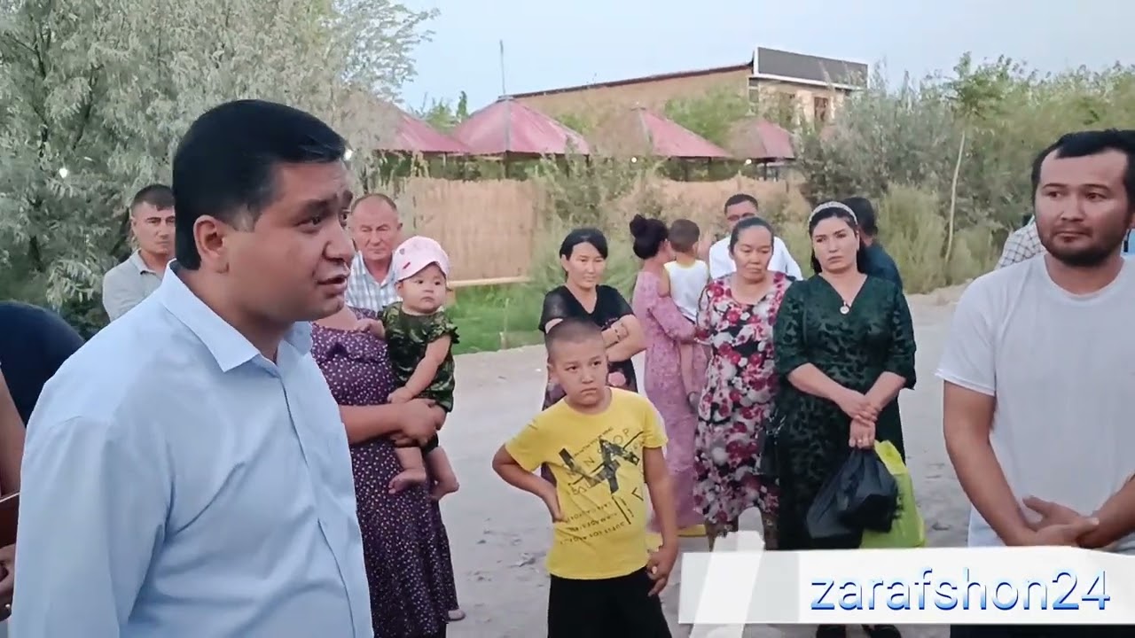 Jonkuyar va xalqparvar shahar hokimi Nazirbek Raxmanov, shahar prakurori hamda  mutasaddi rahbarlar