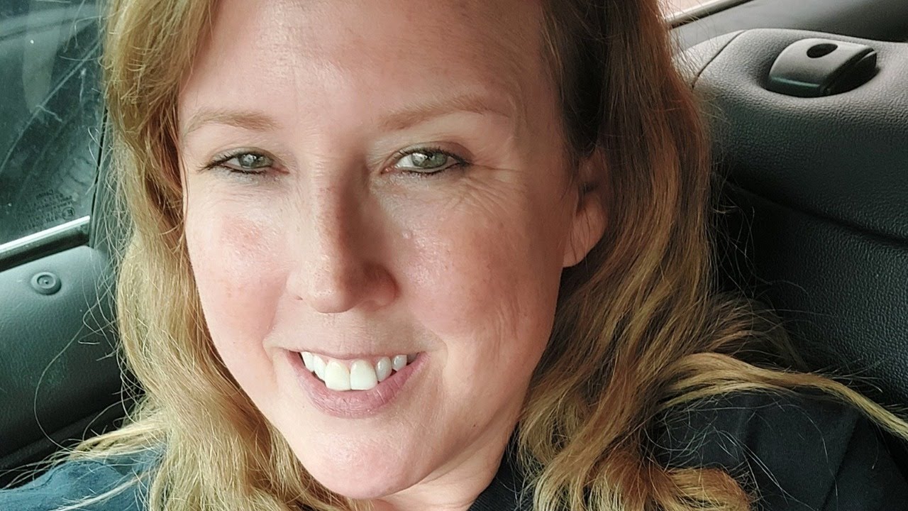 8 Questions with Ep. 583.........actress Dilynn Fawn Harvey (Wolf Moon Rising)