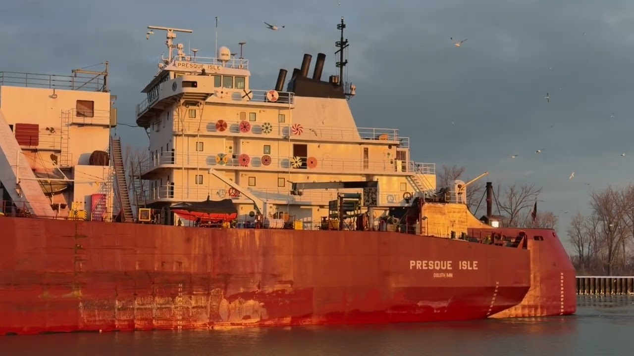 Integrated Tug and Barge Presque Isle arrives in Erie, PA - January 27, 2026