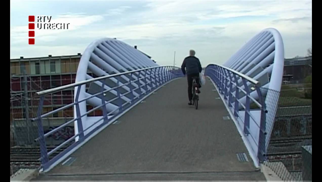 Nieuwe fietsbrug Houten te steil