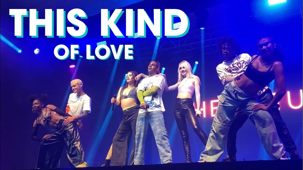 The Future X - This Kind Of Love (Live Performance Wave Tour Flag Tour HD)