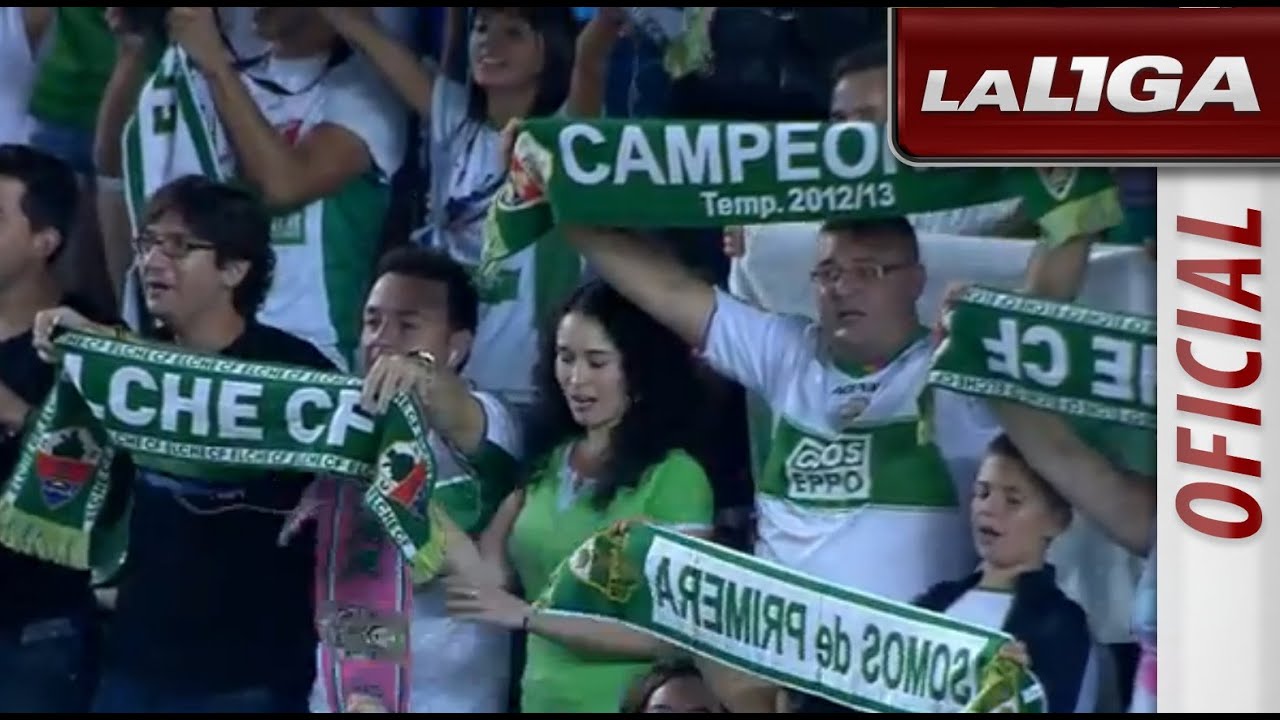 Aficionados del Elche CF cantando el himno a capela