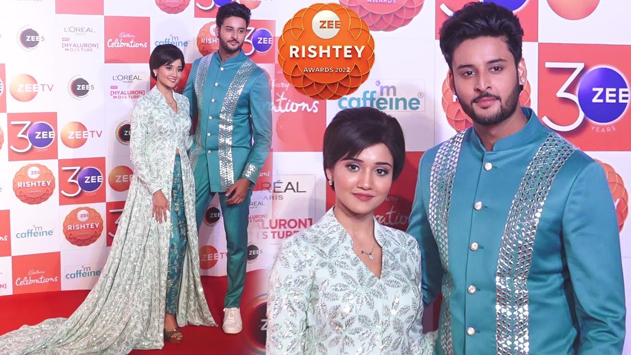 Meet Serial Star Actress Ashi Singh And Shagun Pandey At Zee Rishtey Awards 2022