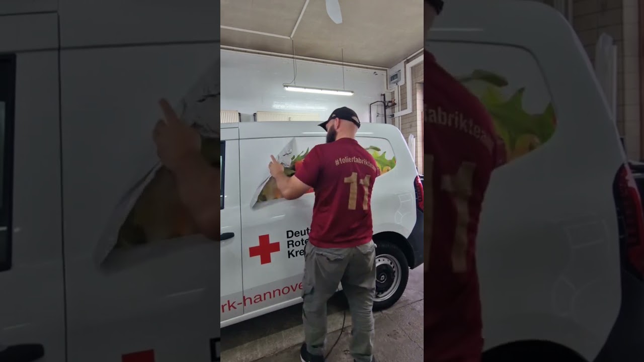 Folie vom Auto entfernen, kann doch jeder. #folierung #carwrapping #auto #car #folie #carlover