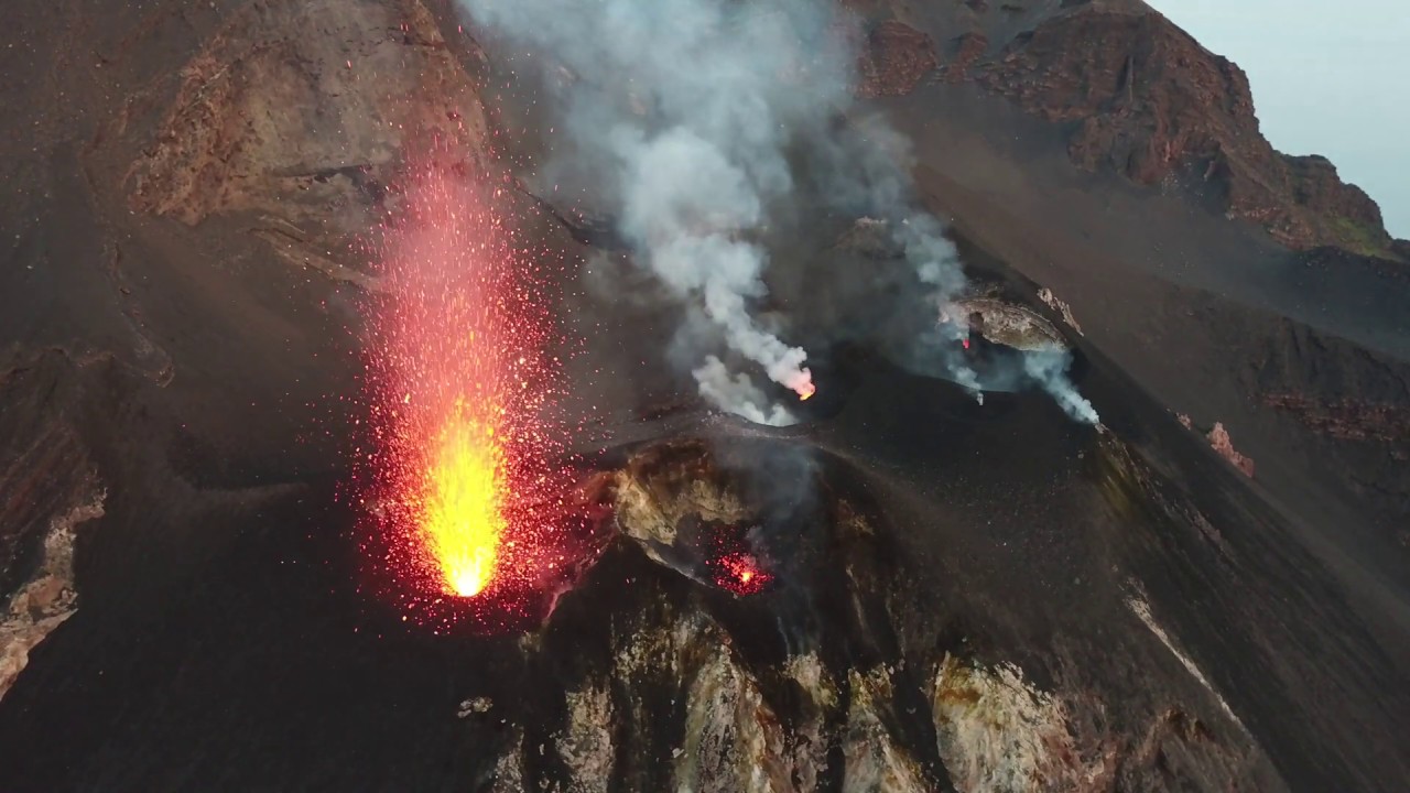 Stromboli 2019 / 4 days before massive explosion