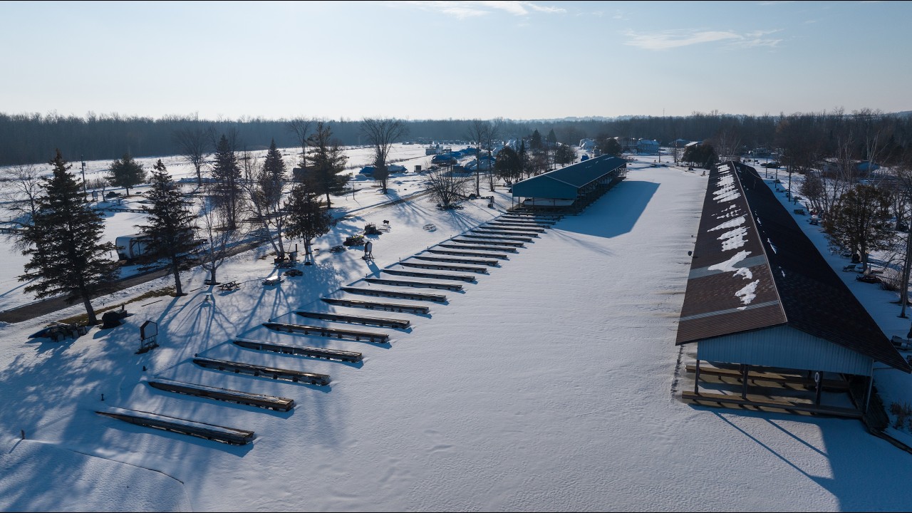 ALBERT'S MARINA, LAKE SIMCOE, ONTARIO, CANADA