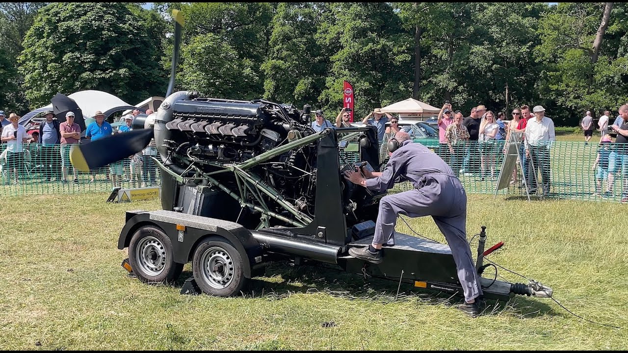 Rolls-Royce Merlin engine at the Custom and Classic Herts Show