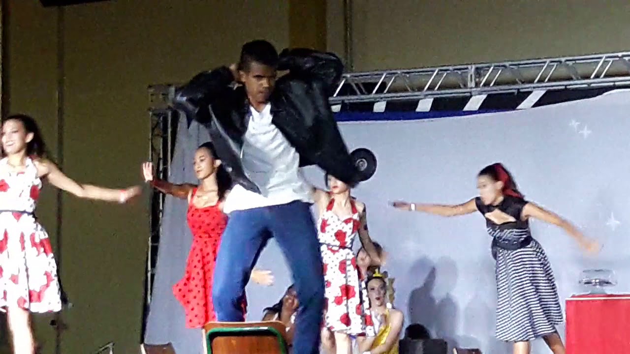 Festival de Dança ETEC de Nova Odessa ADM2 - 2017 - Entre Jaquetas e Bolinhas