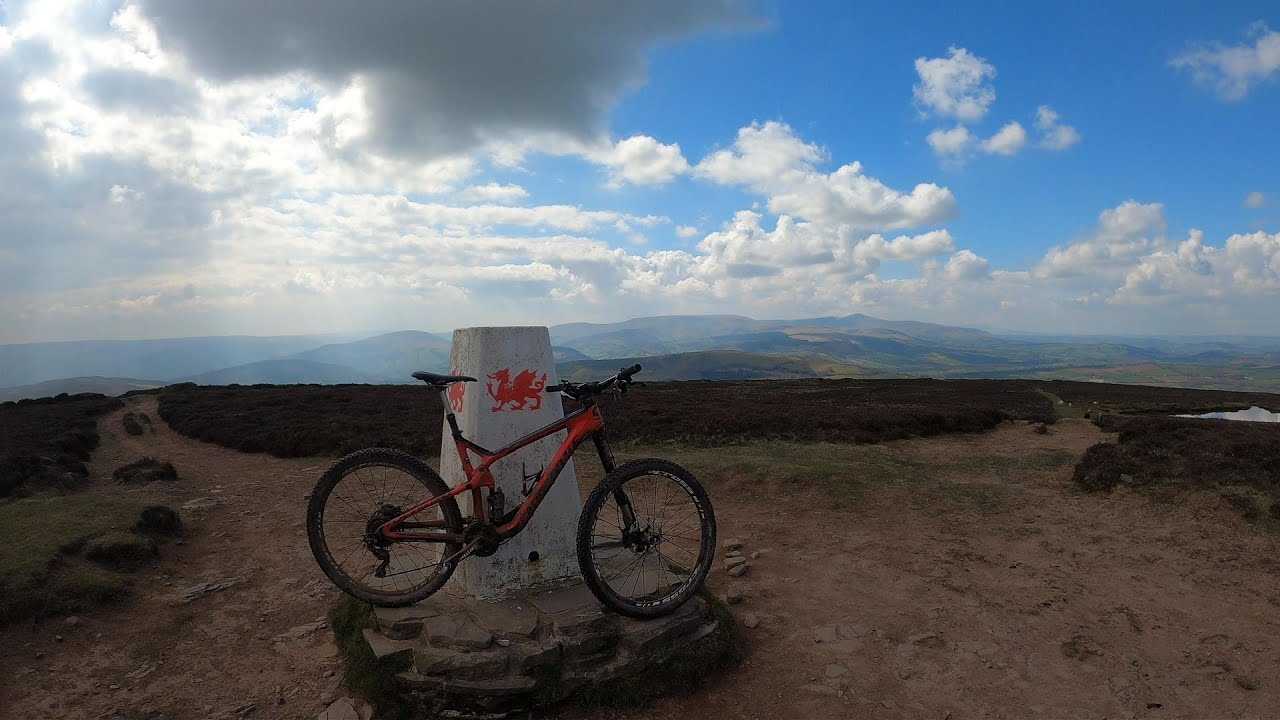 MOUNTAIN BIKE THE BRECON BEACONS - MYNYDD LLANGORSE SHORT LOOP (VIDEO 04)