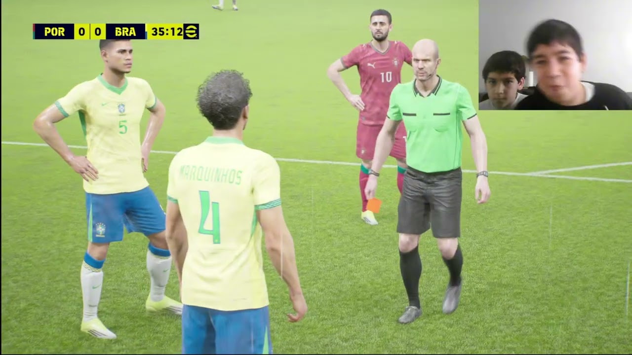 Kardeşimle efootball oynadım beni yendi