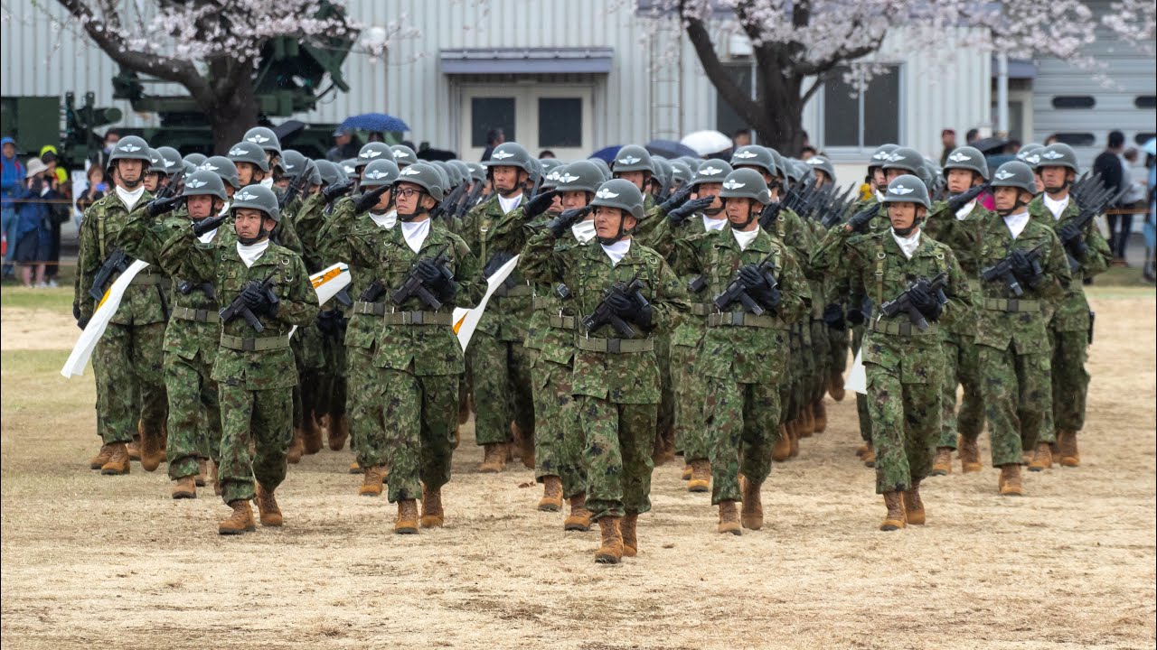 習志野駐屯地創設74周年・第１空挺団創立67周年記念行事 観閲行進