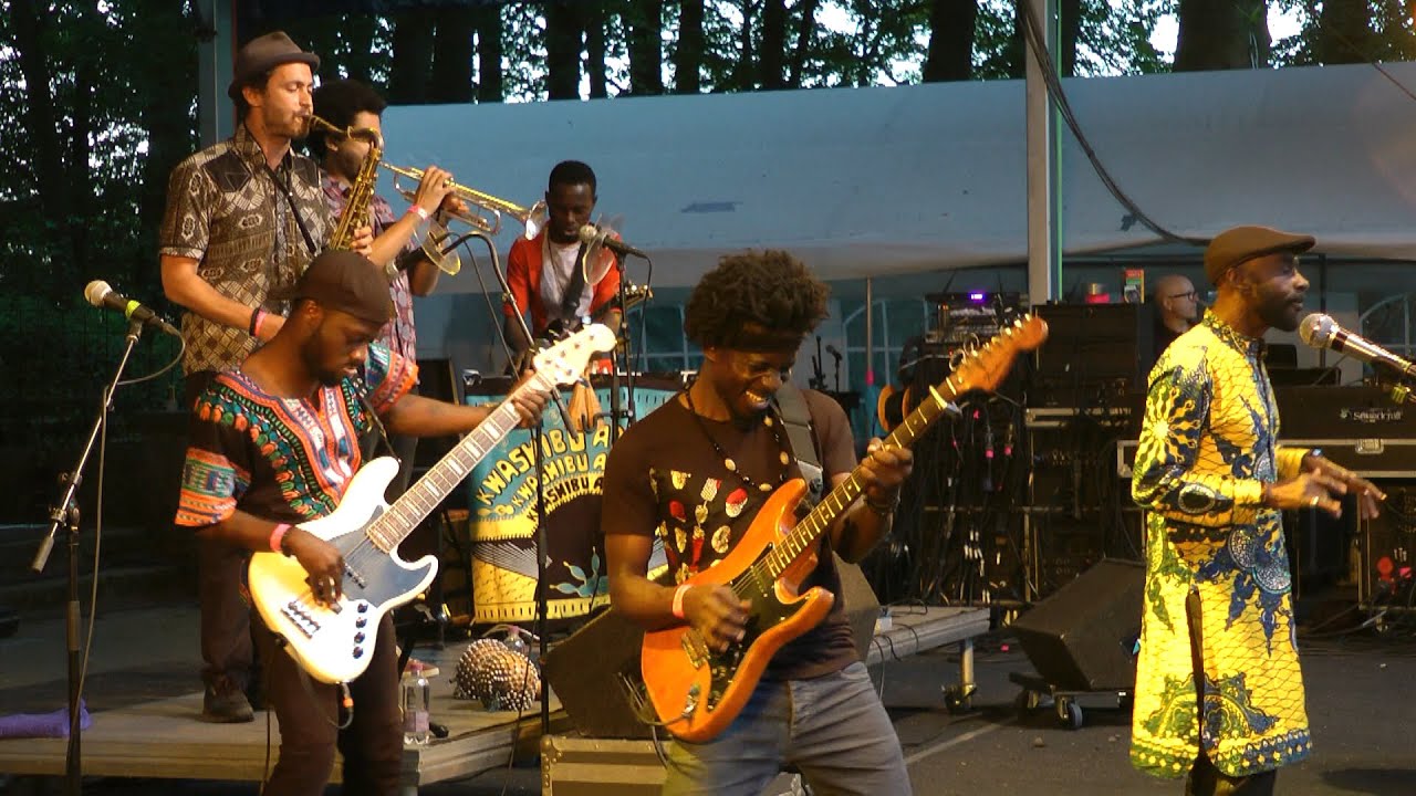 Pat Thomas & Kwashibu Area Band - We want More - LIVE at Afrikafestival Hertme 2016