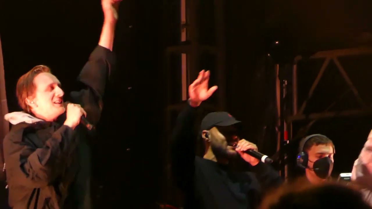 Casper, K.I.Z, Kraftklub - Geboren weil du lebst Live-Premiere in Berlin zur Wiedervereinigung 2.0