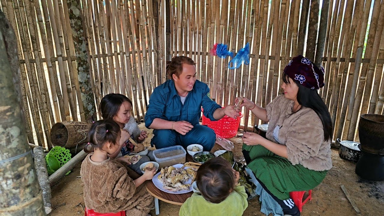 Full 7 days - kind man is a good support for a single mother and her three daughters.