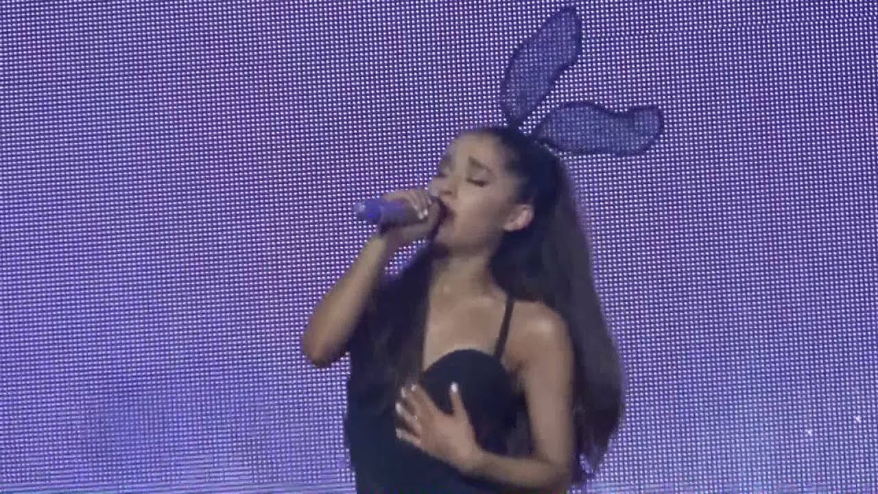 Ariana Grande - 