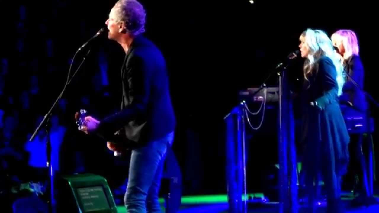Fleetwood Mac (w/Christine McVie) - Dreams -- Toronto, October 18, 2014.