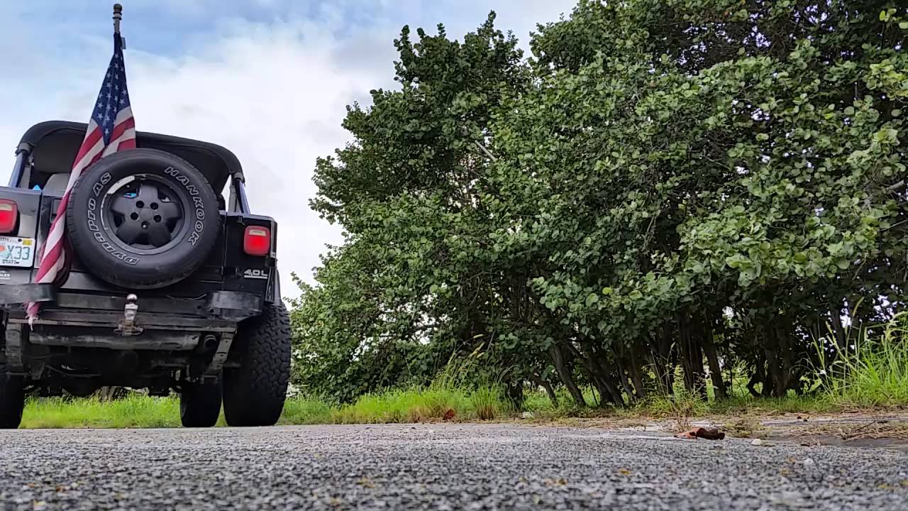 Straight piped 4.0l Jeep Wrangler YJ