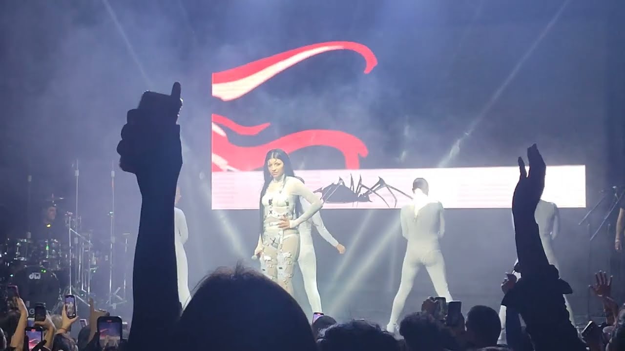 Chapiadora | Bounce - Cazzu (Live - Montevideo Music Box 2022)