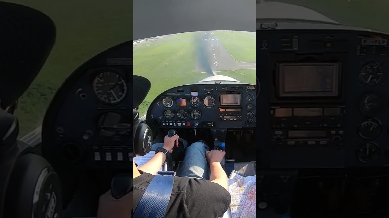 Croswind landing with the Diamond DA-20 at Lelystad airport in the Netherlands ❤️☀️💯