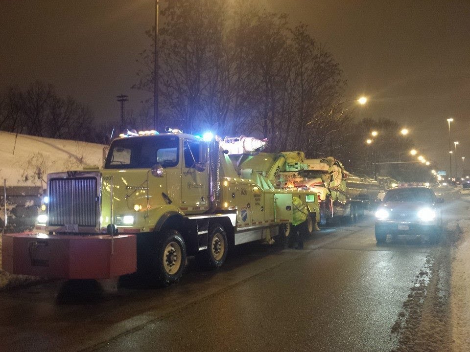 IDOT Emergency Traffic Patrol- Heavy Recovery Truck 920 In Action- Tanker Recovery -Chicago 2014
