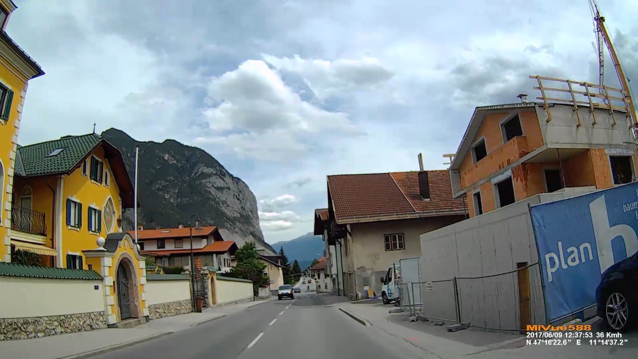 A: Marktgemeinde Zirl. Bezirk Innsbruck Land. Ortsdurchfahrt. Juni 2017