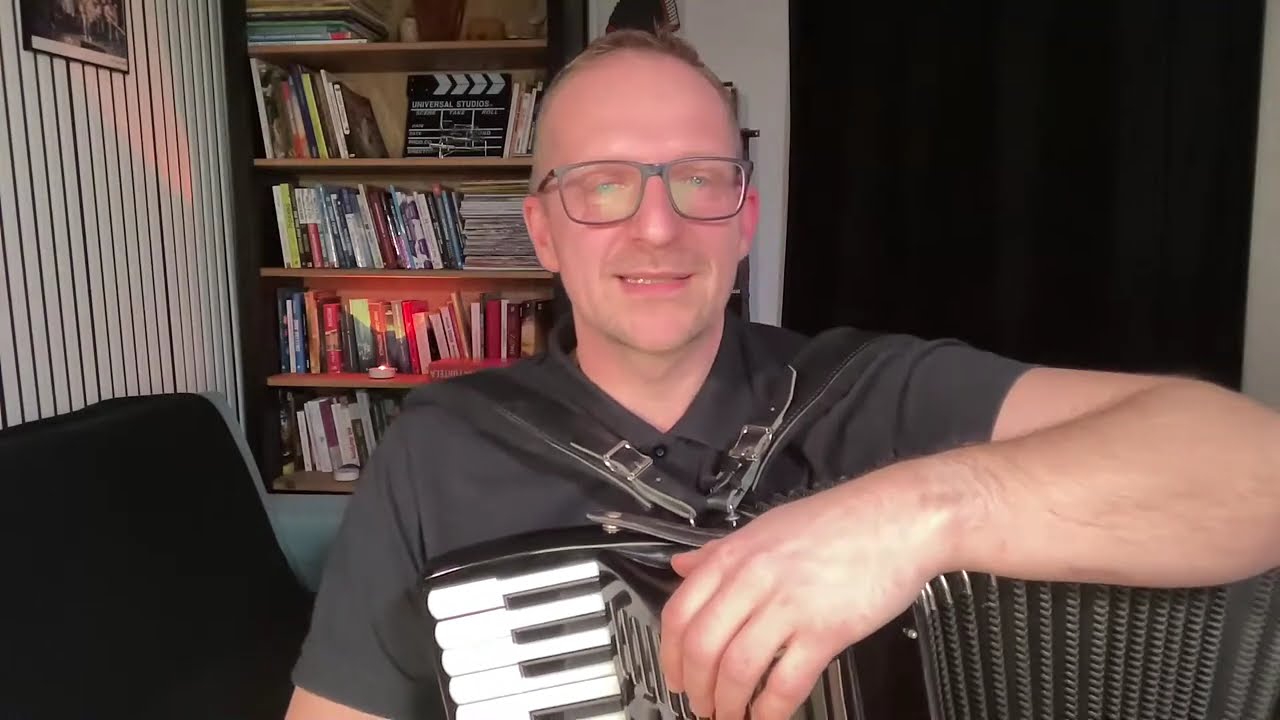 Dlaczego gra akordami na akordeonie, to najszybsza droga do grania bez zgadywania - LIVE