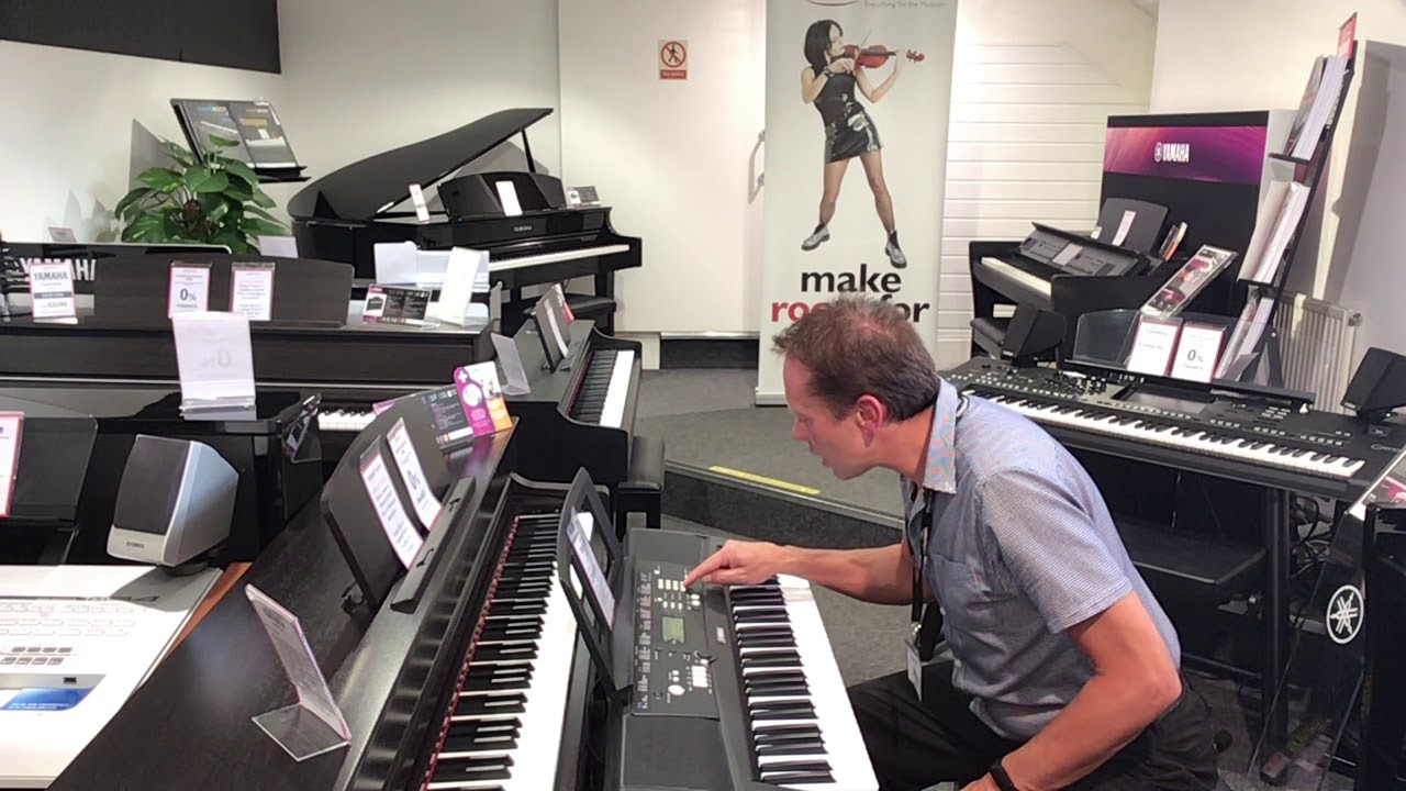 Yamaha EZ220 Key-Lighting Keyboard Demo by Mark Harrison At The Musicroom Lincoln
